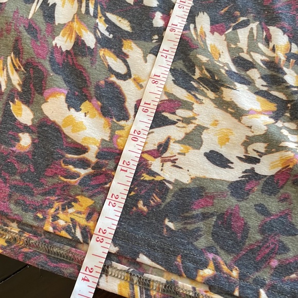 Columbia Omni-Shade Top Size Medium, NWT - Picture 10 of 12